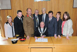 Group signing of the covenant