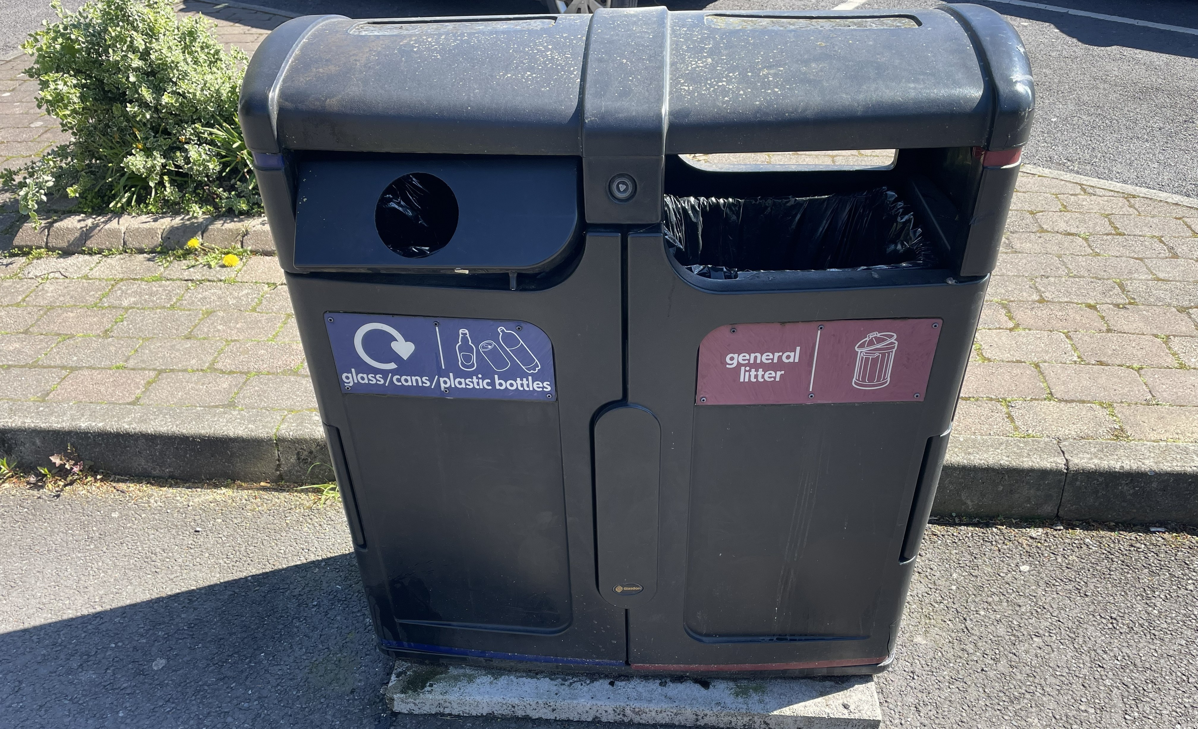 A public recycling/litter bin used