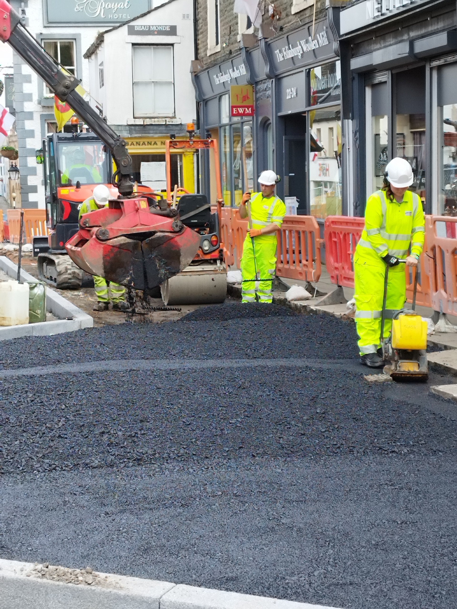 Castle street - laying tarmac